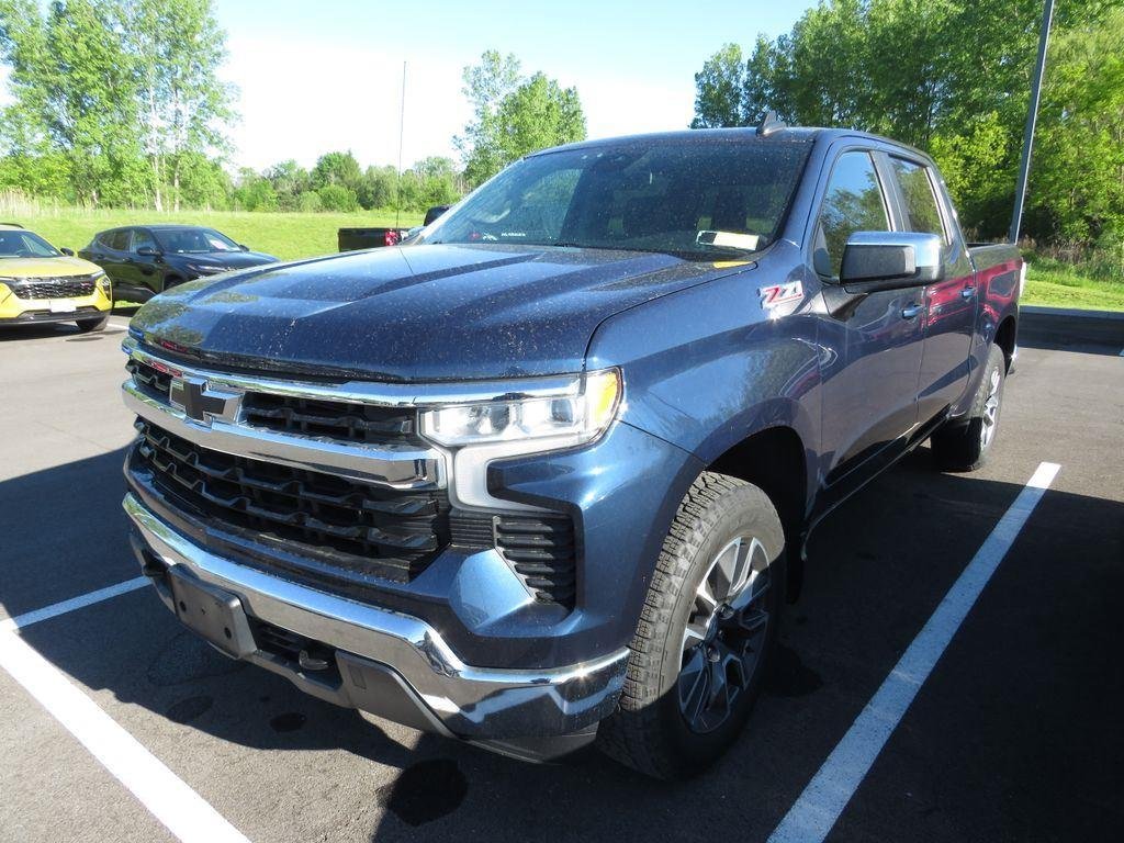 Used 2023 Blue Metallic Chevrolet LT image 6