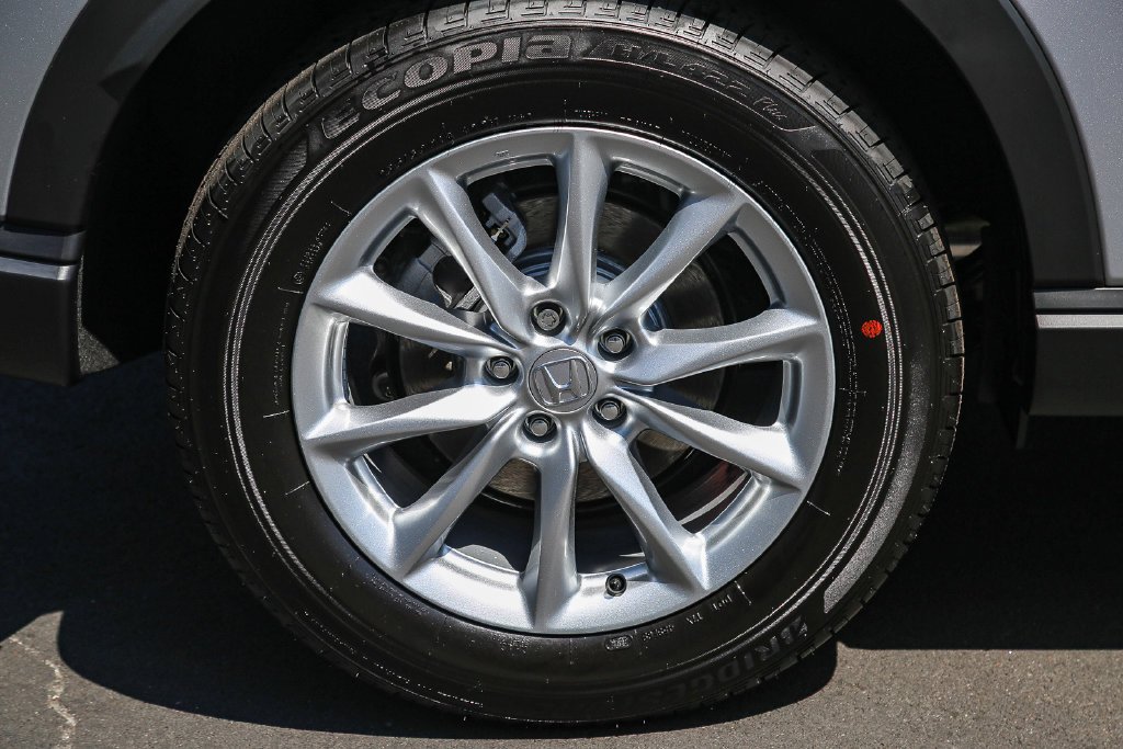 New 2026 Solar Silver Metallic Honda EX image 9