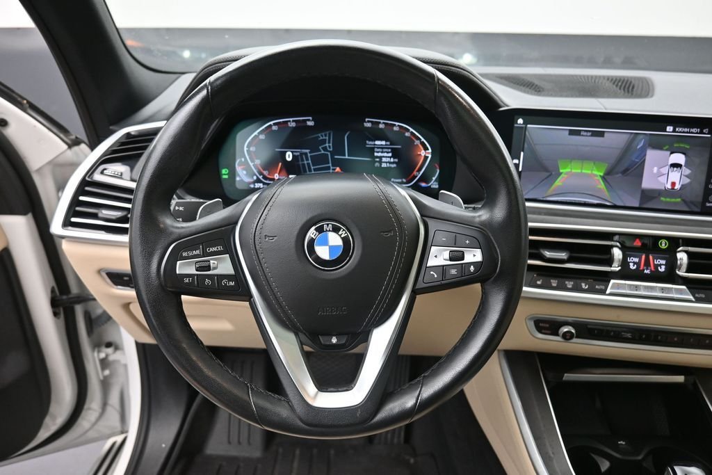 Used 2022 White BMW xDrive40i image 7