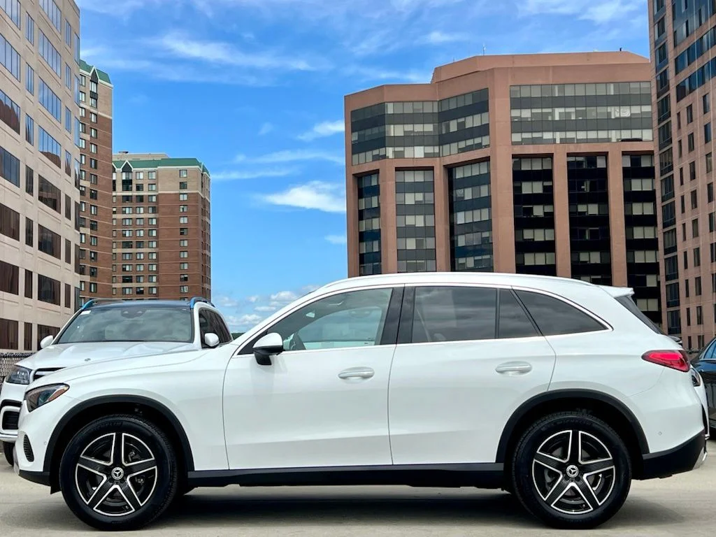 Certified Used 2026  Mercedes-Benz GLC 300 image 9