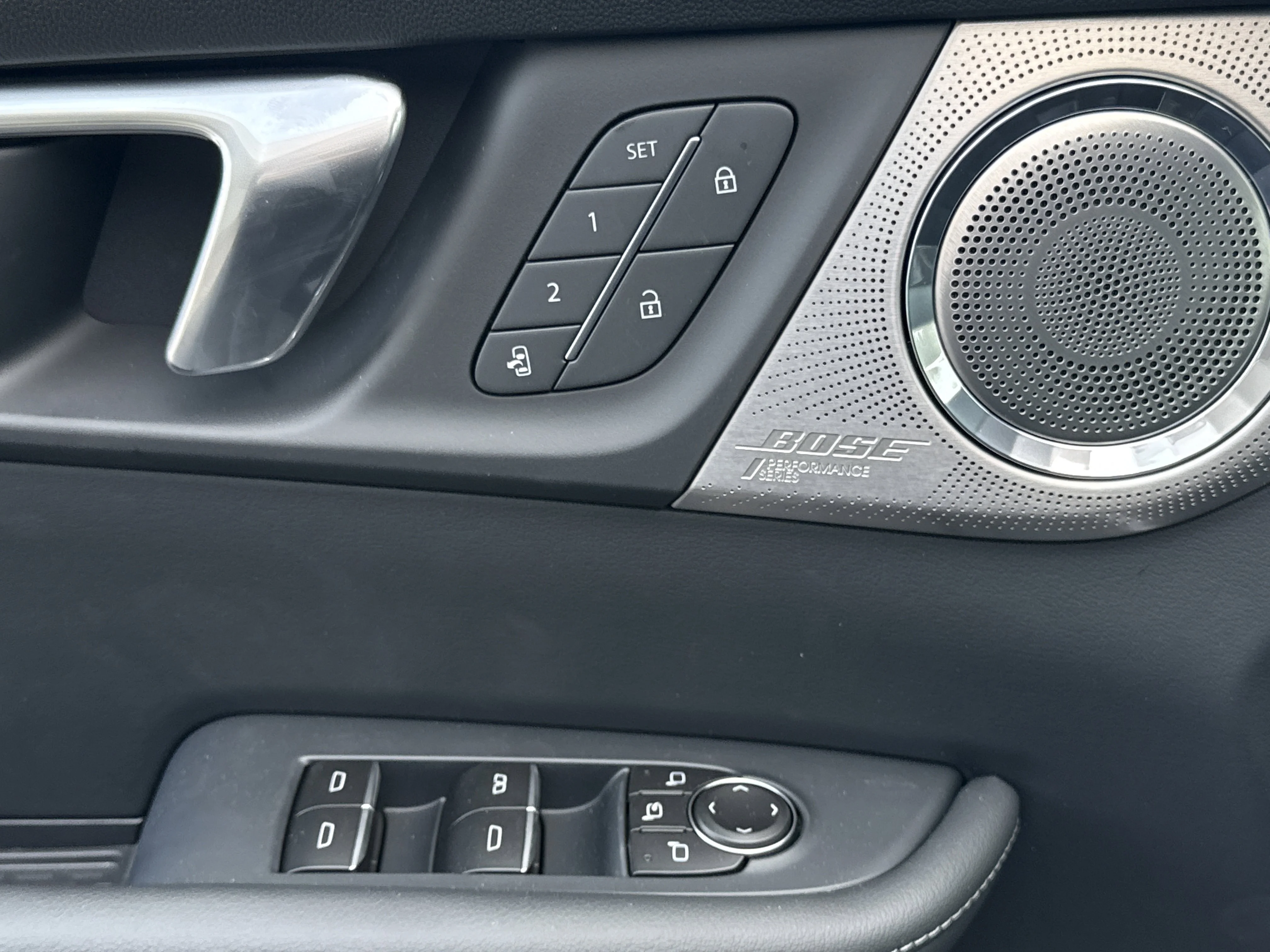 New 2026 Ebony Twilight Metallic Buick Avenir AWD image 19