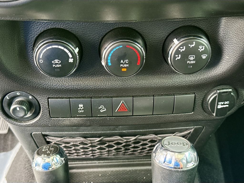 Used 2017 Bright White Clearcoat Jeep Sport image 13