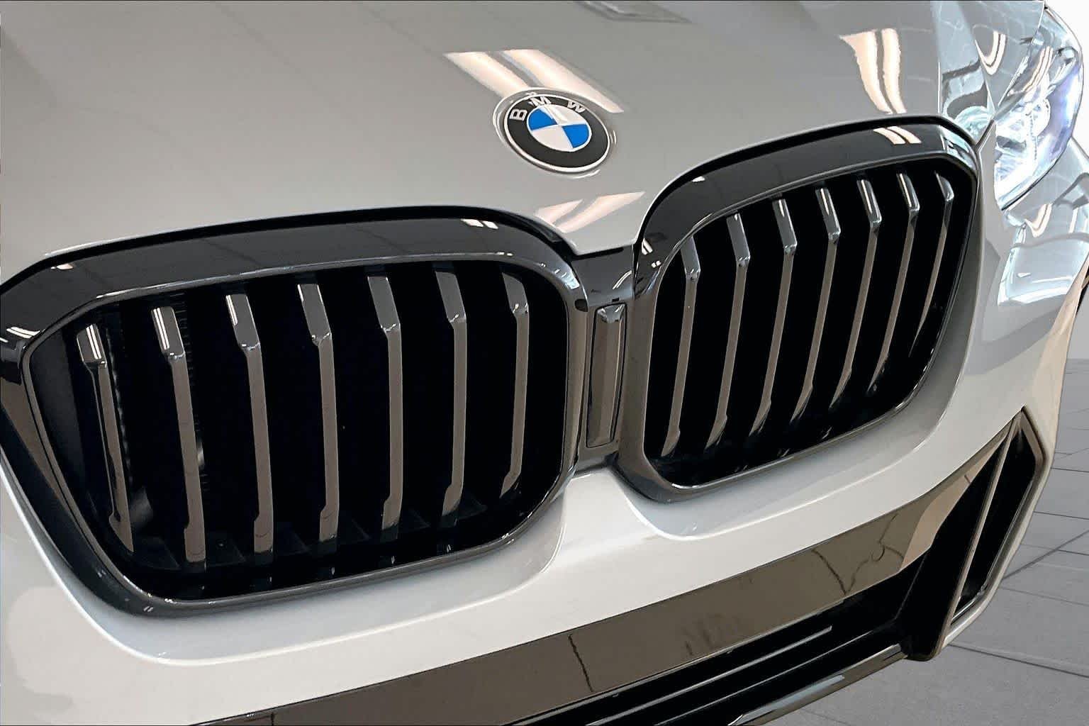 Used 2023 Brooklyn Grey Metallic BMW sDrive30i image 28