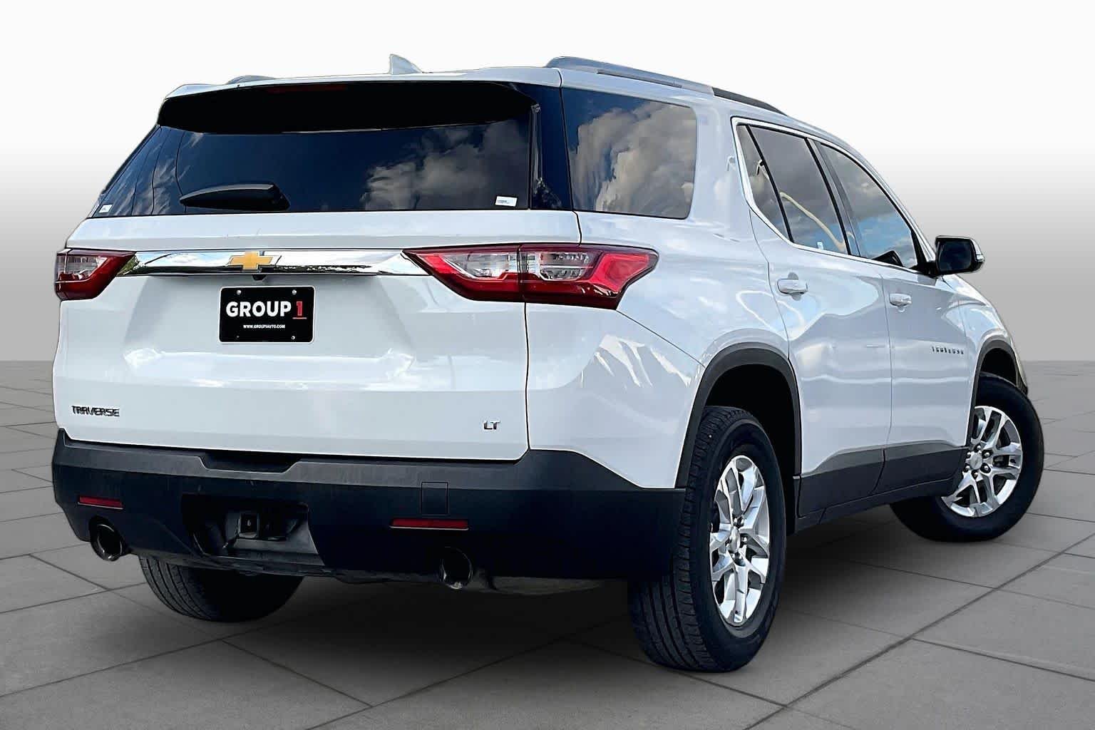 Used 2018 Summit White Chevrolet LT Cloth image 13