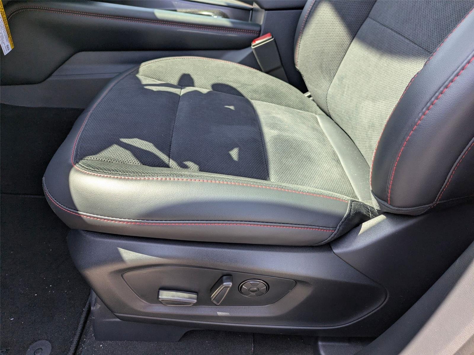 New 2026 Agate Black Metallic Ford ST image 15