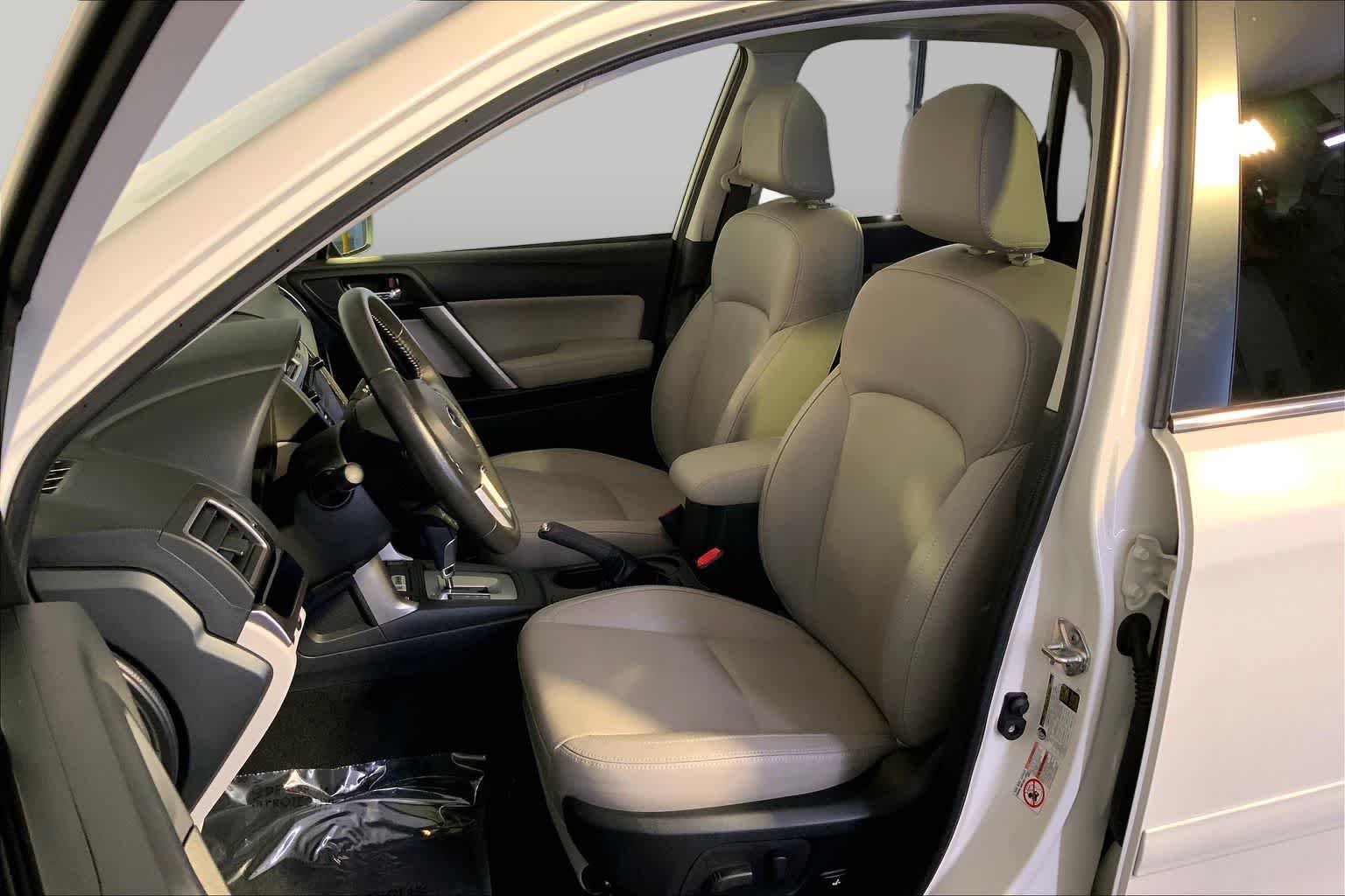 Used 2018 Crystal White Pearl Subaru Limited image 9
