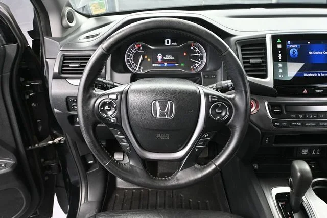 Used 2016 Black Honda EX-L image 18