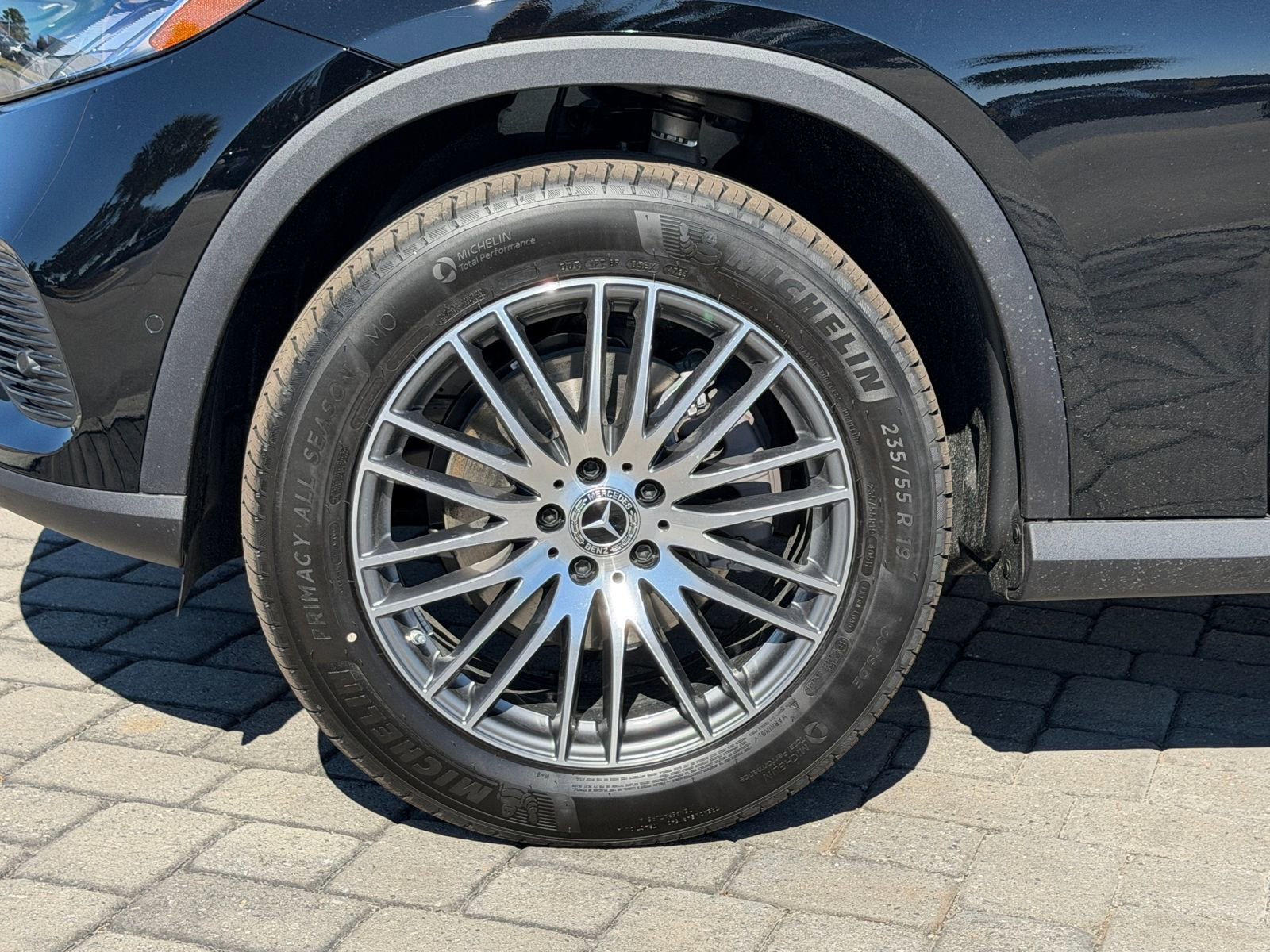 New 2026 Black Mercedes-Benz GLC 300 image 38