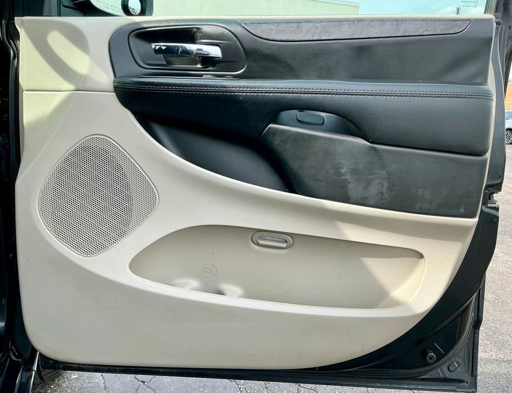 Used 2018 Black Dodge SE image 21