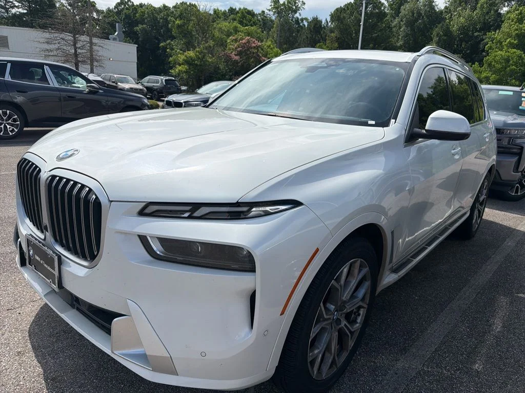 2023 BMW X7 xDrive40i's photo
