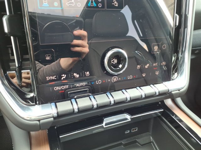 2026 GMC Yukon XL Denali - Photo 19