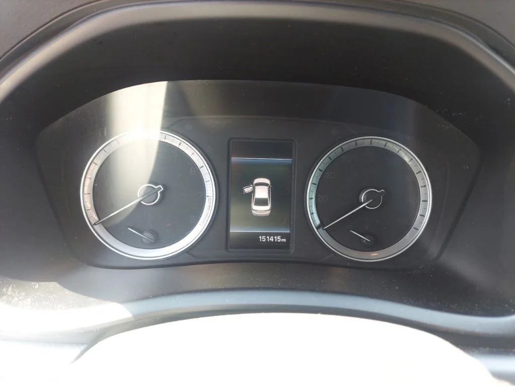 Used 2019 White Hyundai SEL image 1