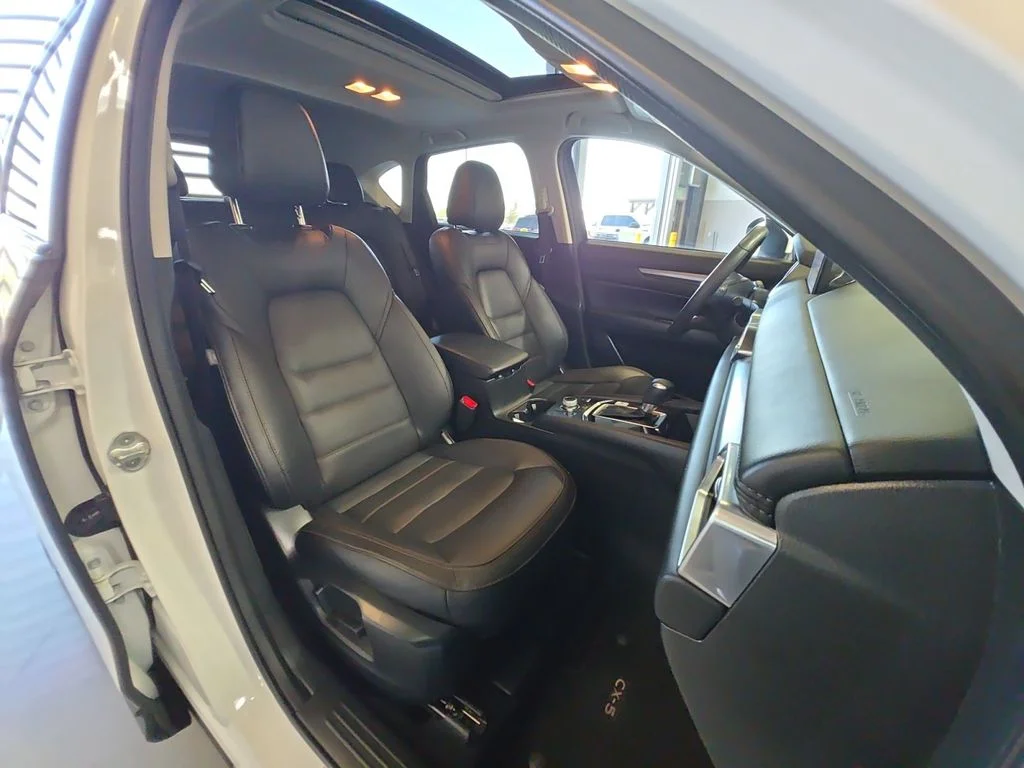 Used 2021 White Mazda Touring image 30