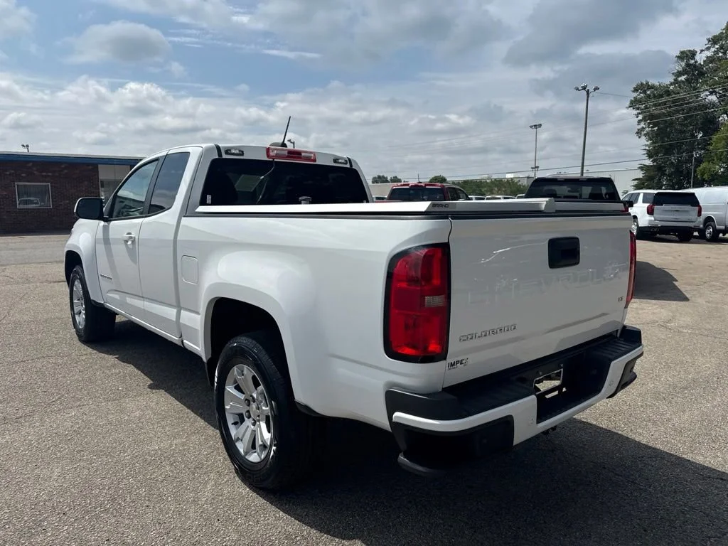 Used 2022 Summit White Chevrolet LT image 3