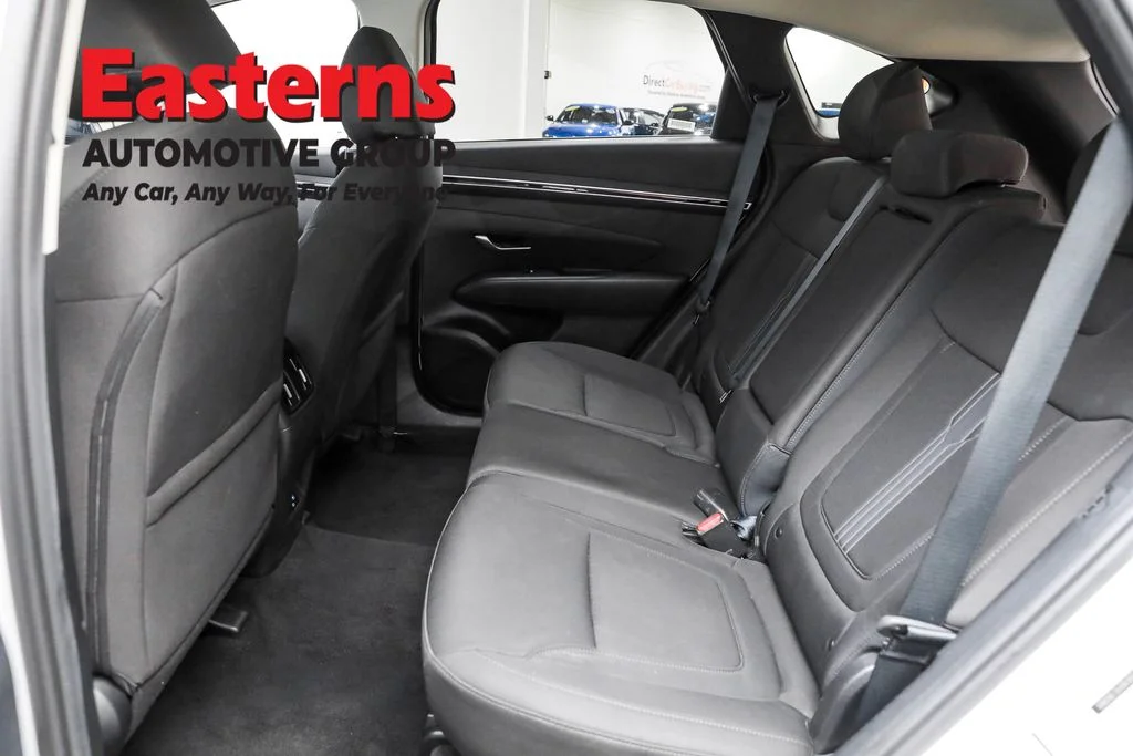 Used 2024 White Hyundai SEL image 21