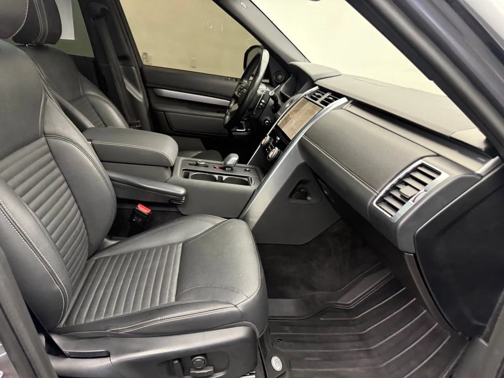 Used 2023  Land Rover S R-Dynamic image 38