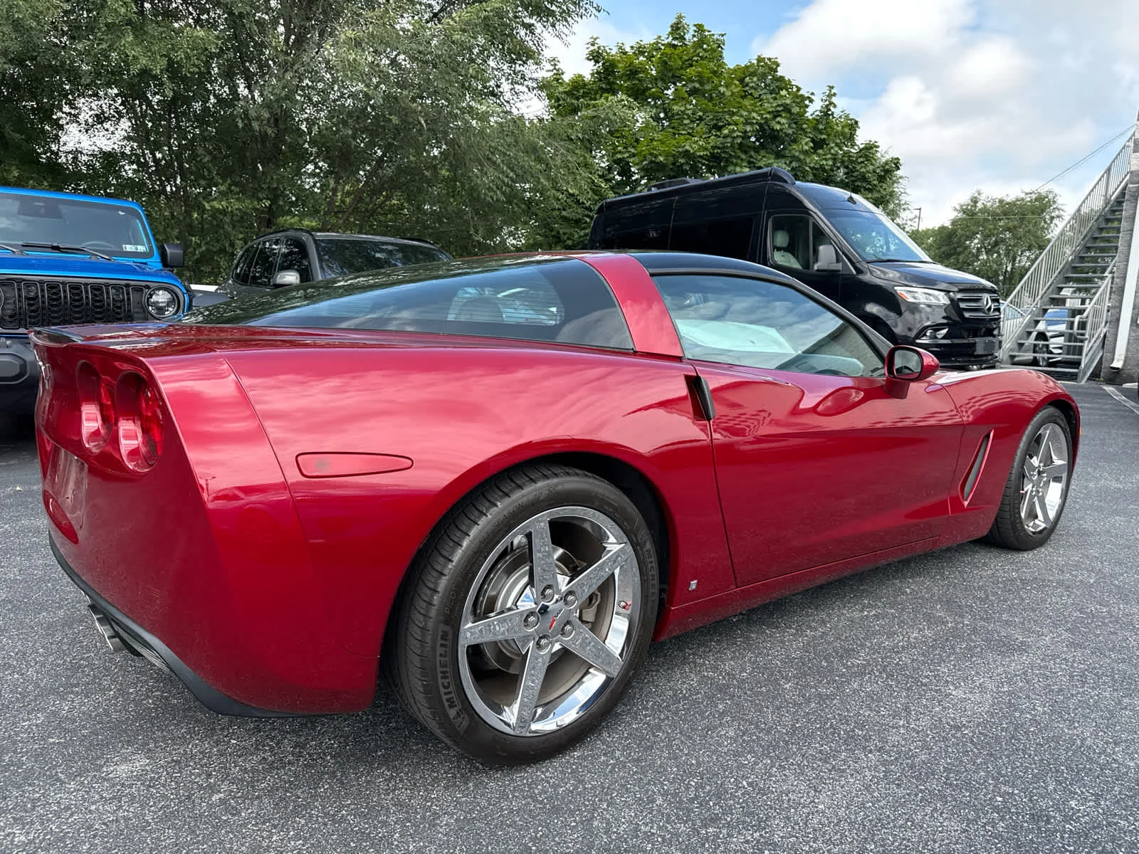 Used 2008 Crystal Red Metallic Tintcoat Chevrolet  image 5