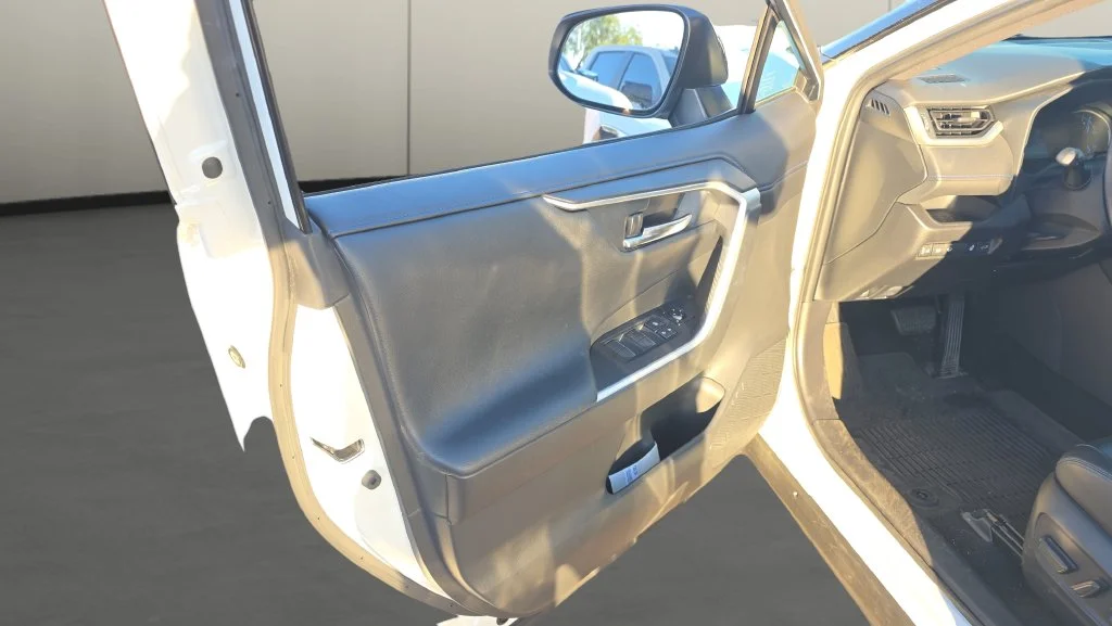 Used 2020 White Toyota XSE image 16