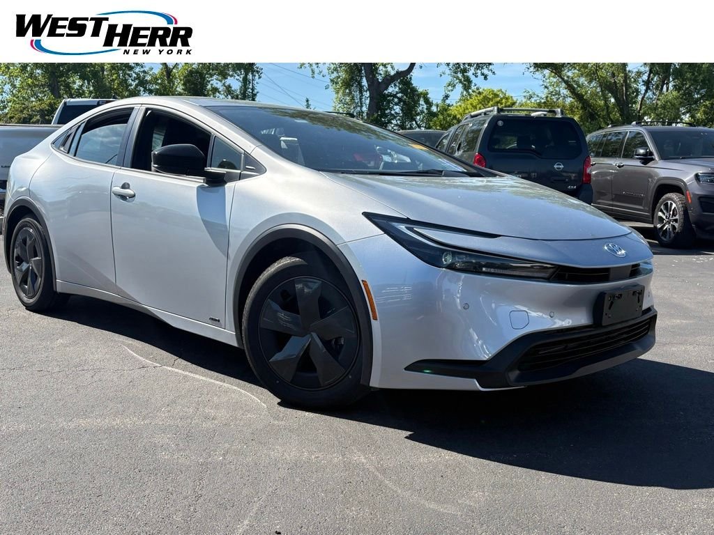 2023 Toyota Prius LE AWD's photo