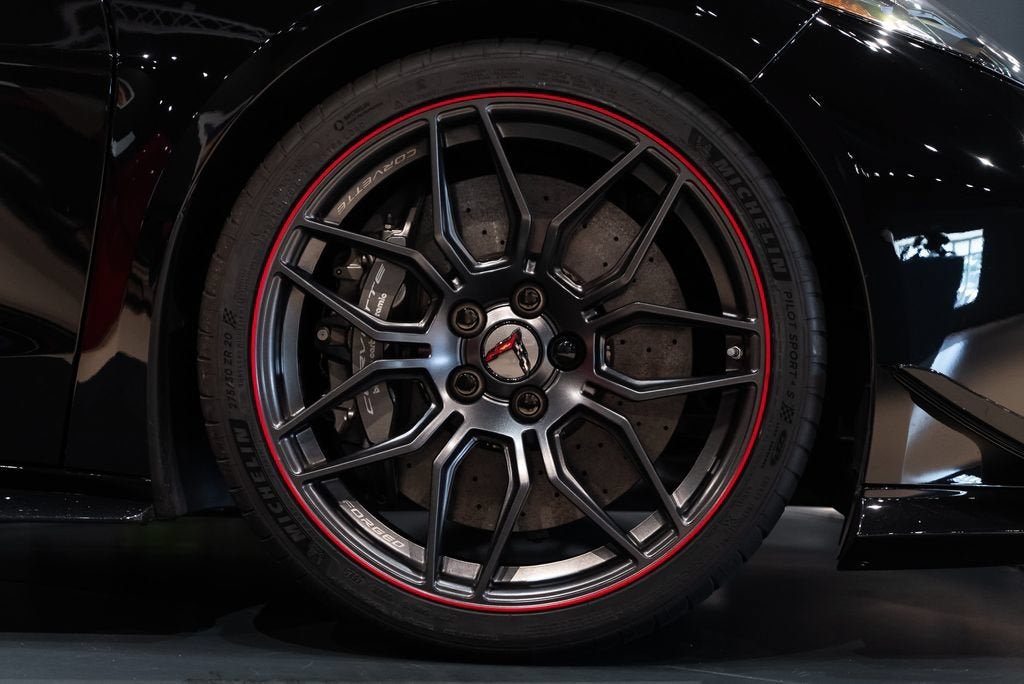 Used 2025 Black Chevrolet Z06 image 14