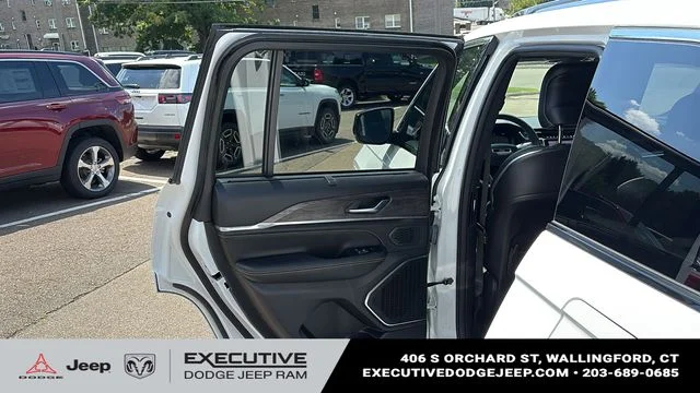 Used 2023 White Jeep Overland image 23