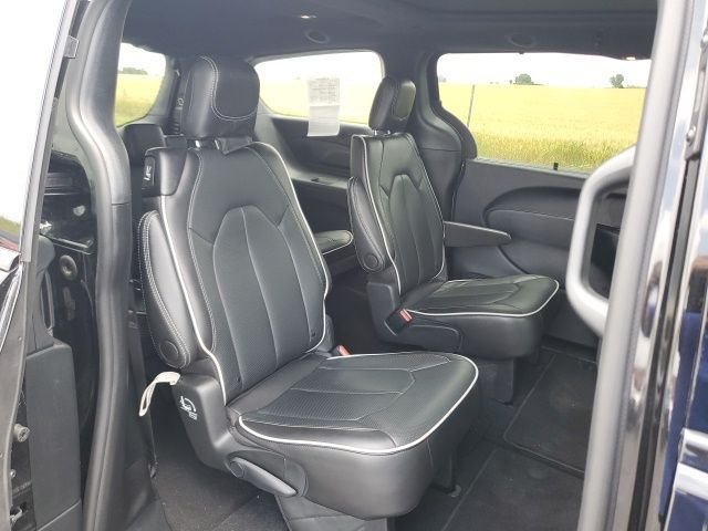 Used 2026 Black Chrysler Limited image 23