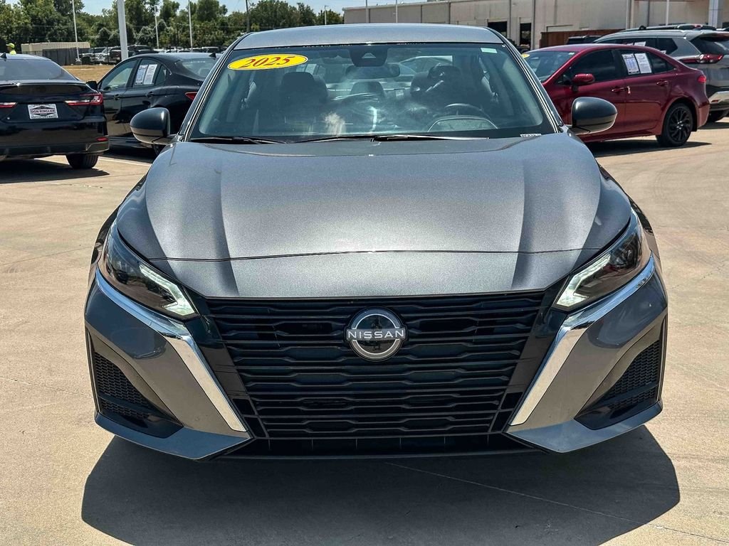 2025 Nissan Altima SV - Photo 8
