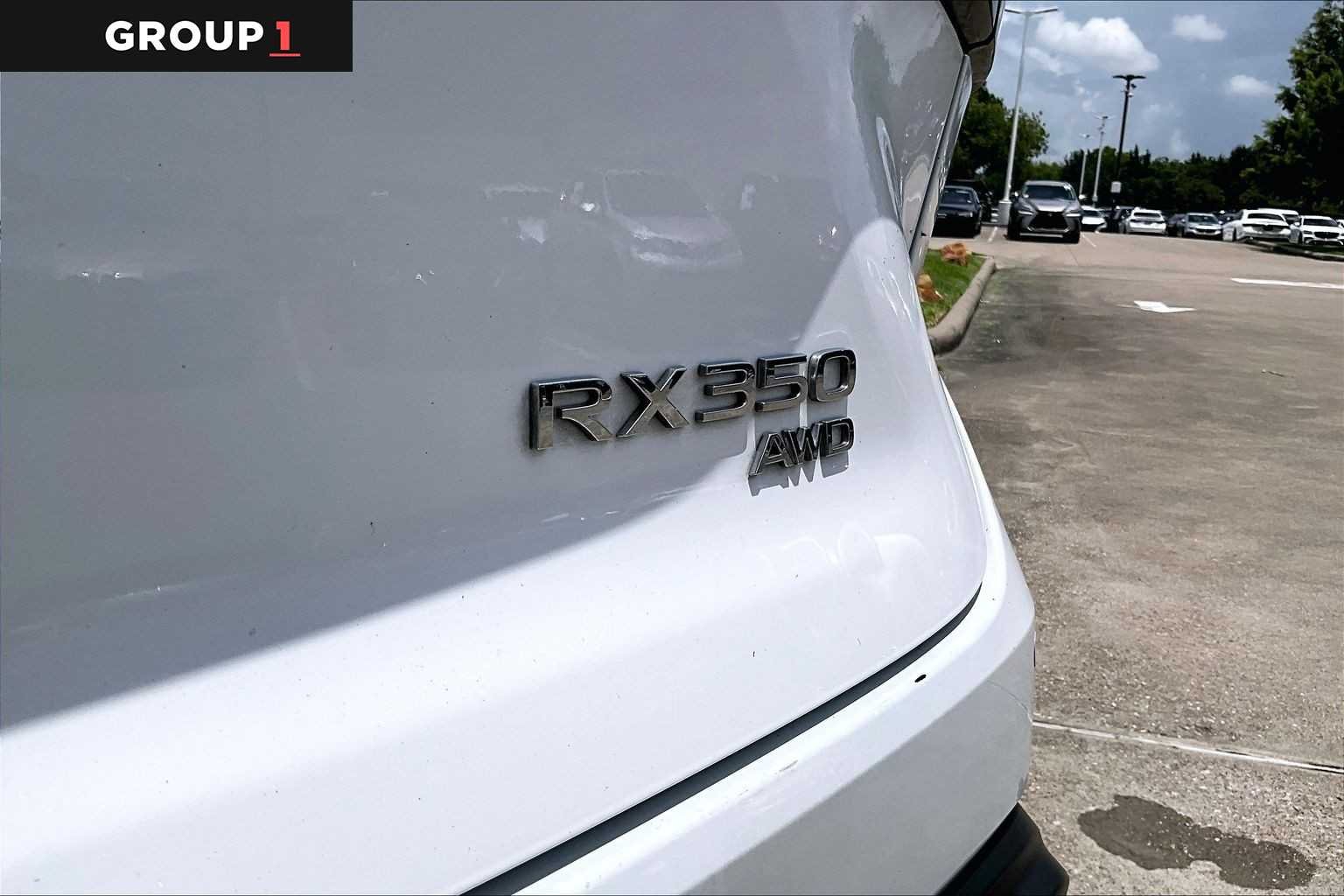Used 2024 Ultra White Lexus F SPORT Handling image 28