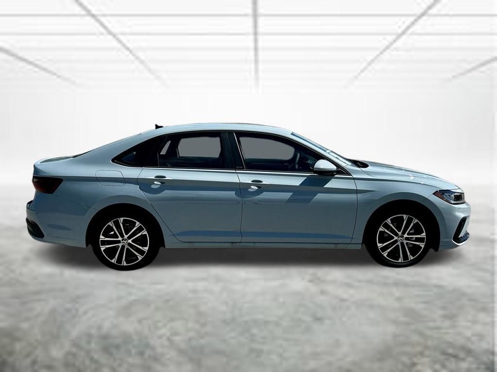 2026 Volkswagen Jetta Sport - Photo 7