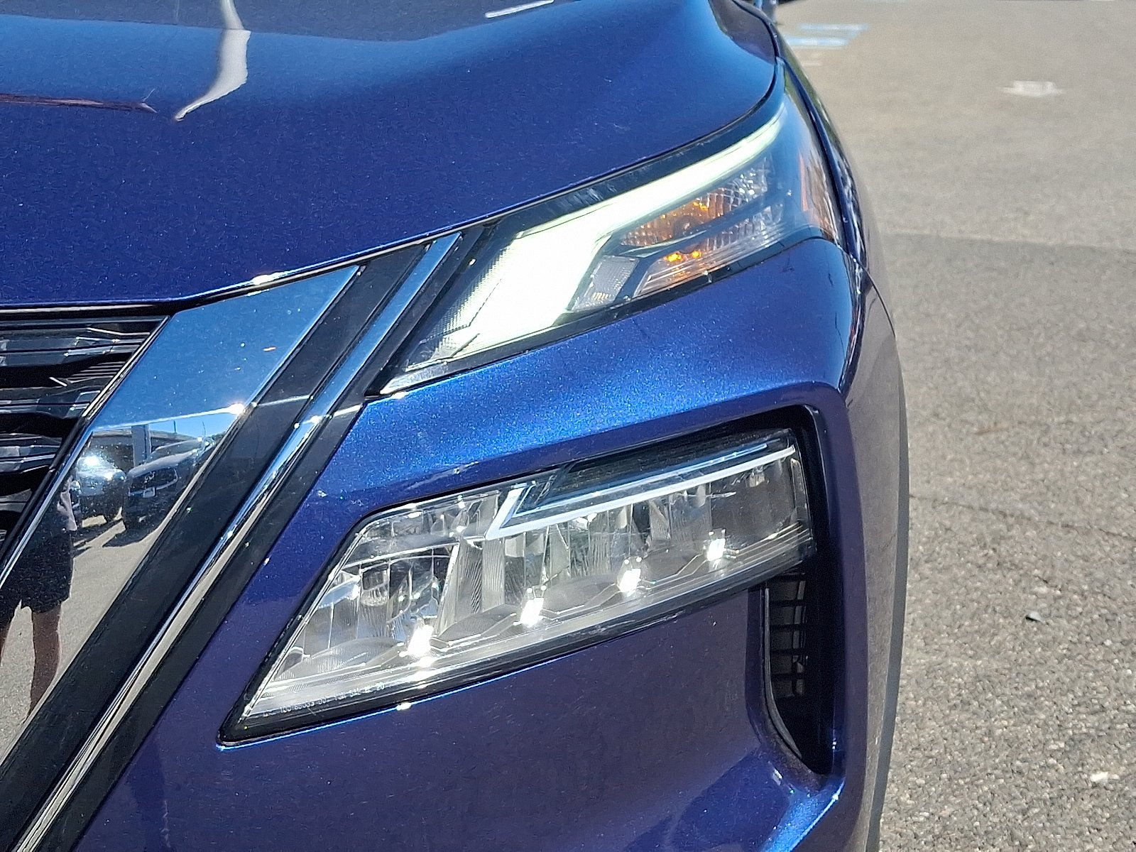 2022 Nissan Rogue SV - Photo 9
