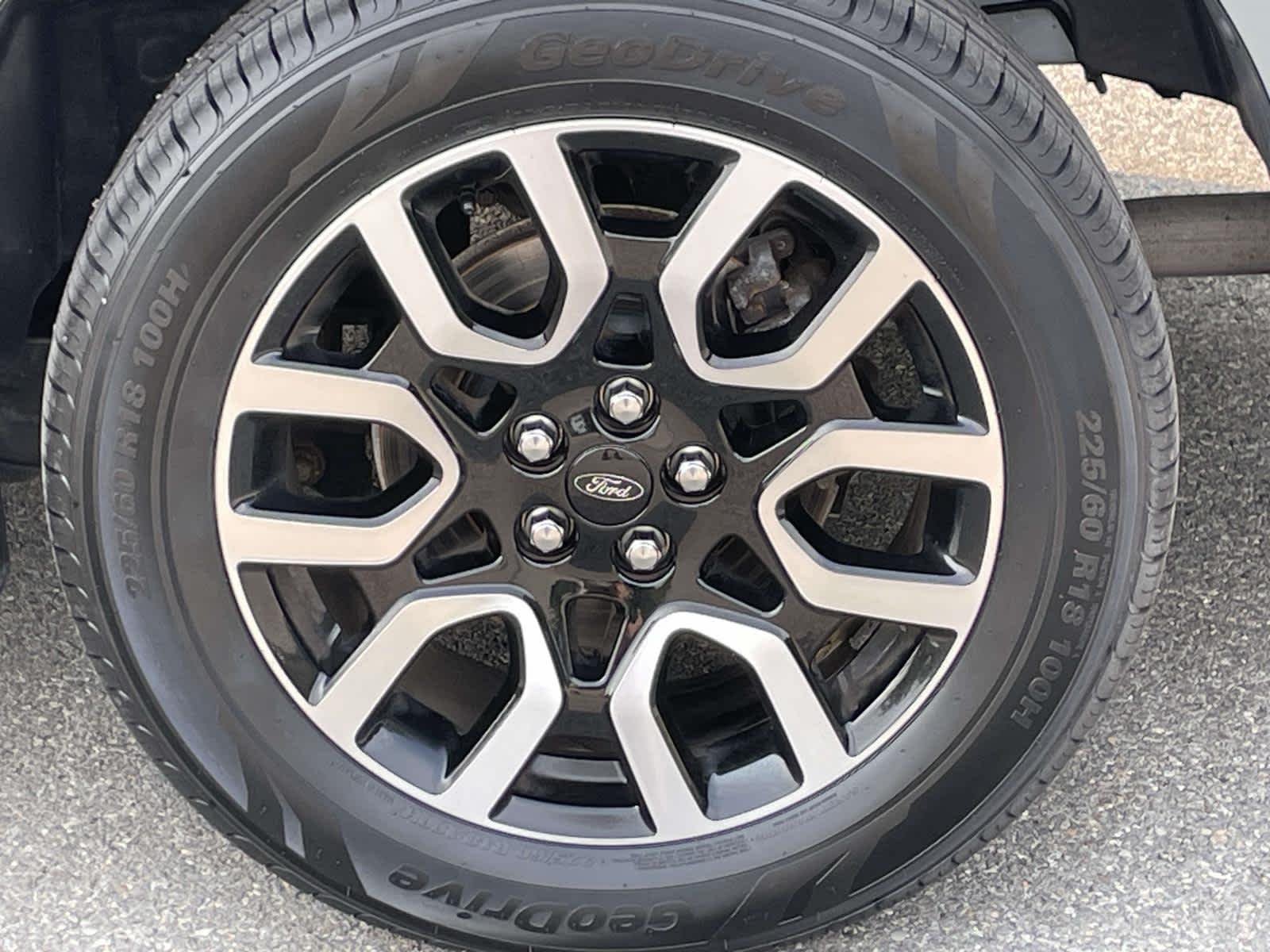 Used 2022 Cactus Gray Ford Lariat image 21