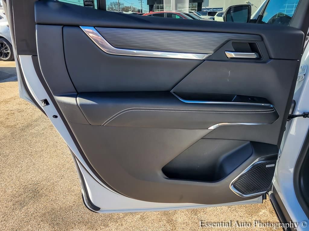 2025 GMC ACADIA - Image 18