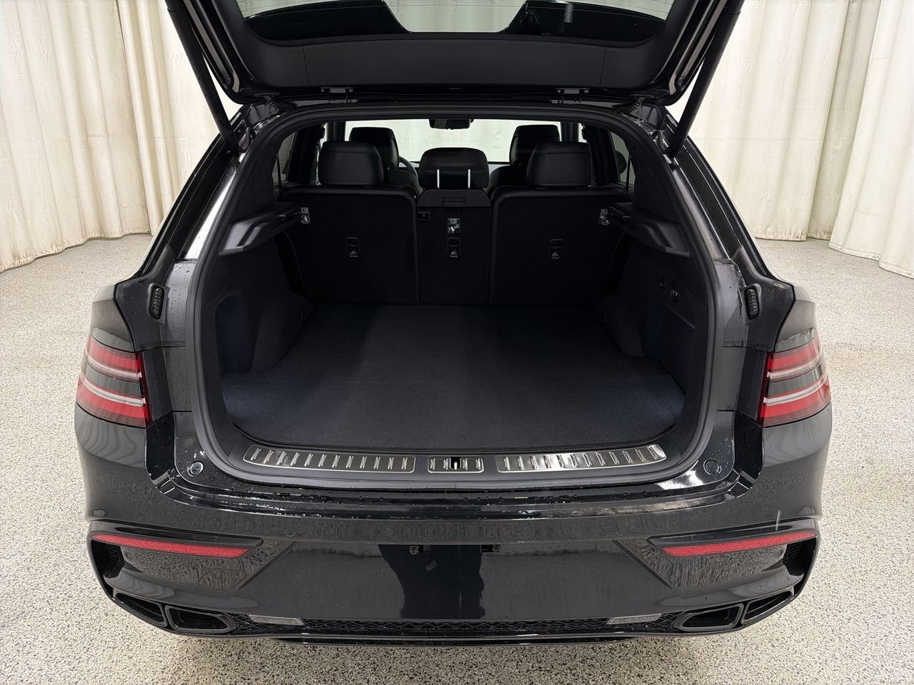 New 2026 Vik Black Genesis 3.5T E-SC MHEV PRESTIGE BLACK image 17