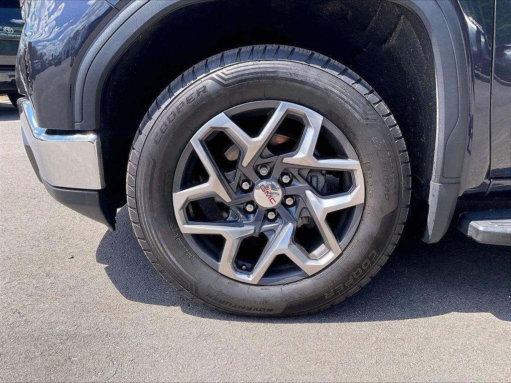 Used 2022 Silver GMC SLT image 20
