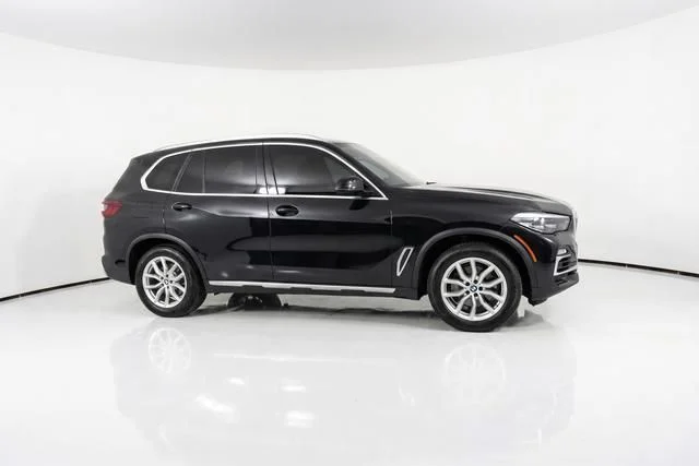 Used 2020 Black BMW xDrive40i image 18