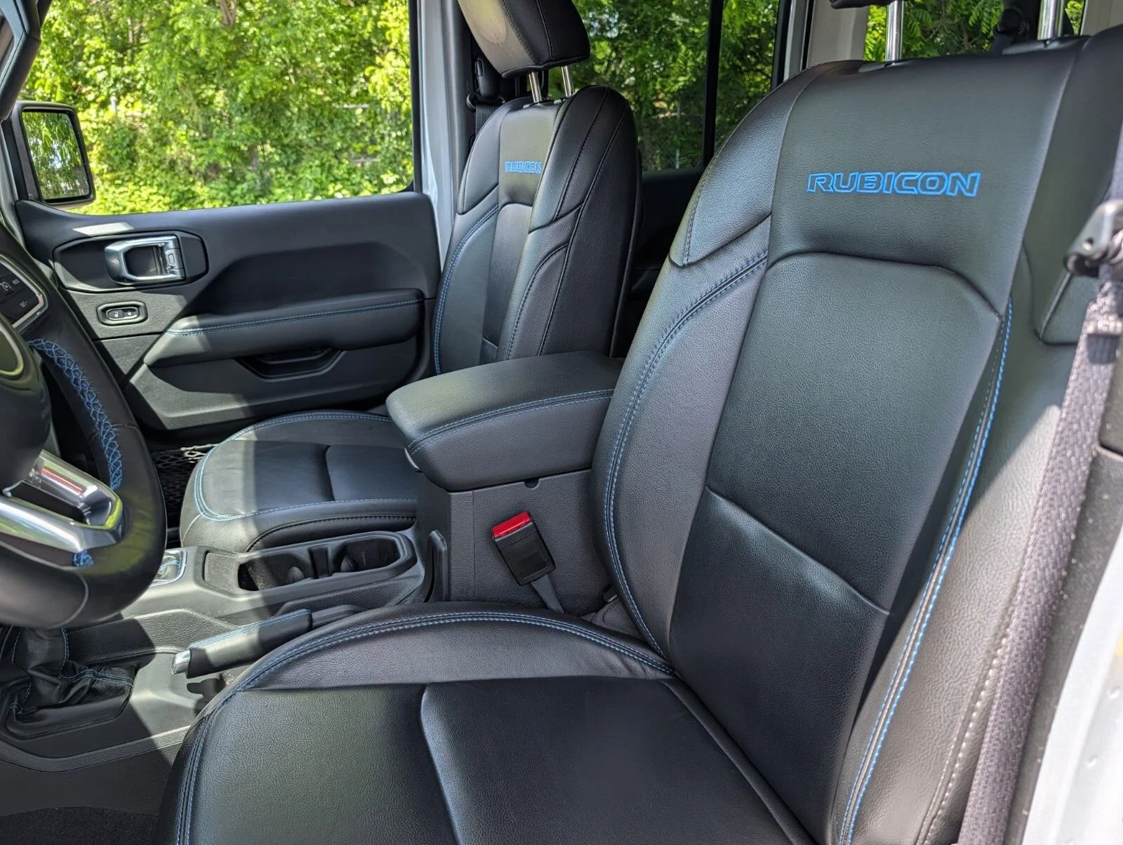 Used 2023 Silver Jeep Rubicon 4x4 image 21
