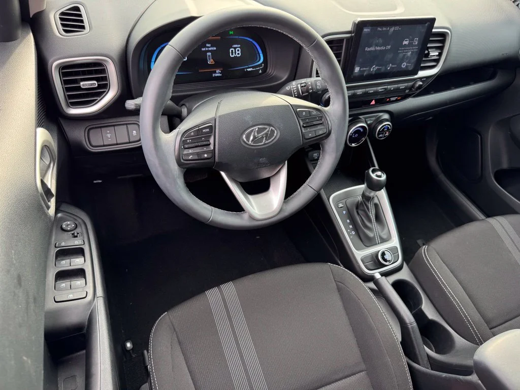 Used 2024 Silver Hyundai SEL image 24