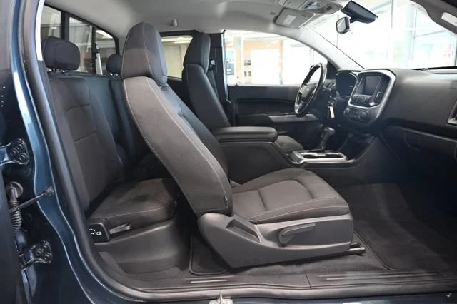 Used 2019 SHADOW GRAY METALLIC Chevrolet 2WD LT image 10