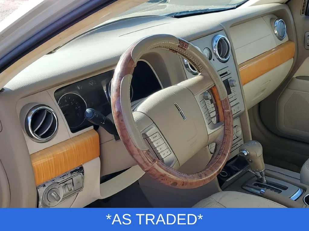 Used 2008 Beige Lincoln Base image 9