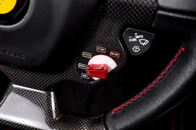 Certified Used 2018 Rosso Fiorano Ferrari  image 39