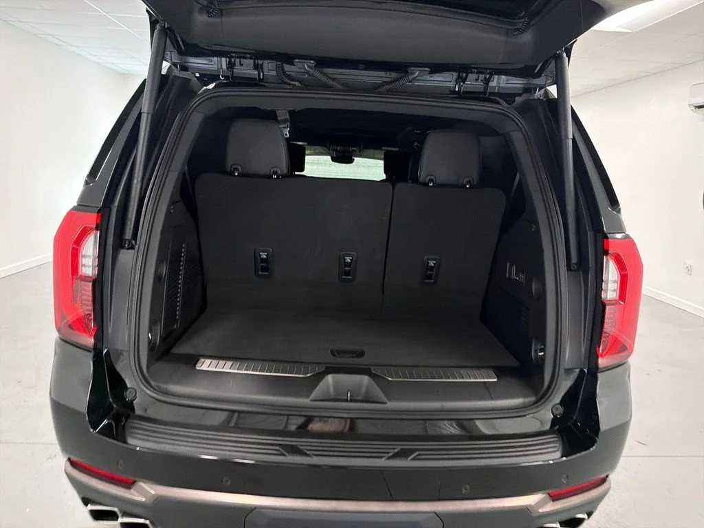 Used 2025 Black GMC AT4 Ultimate image 9
