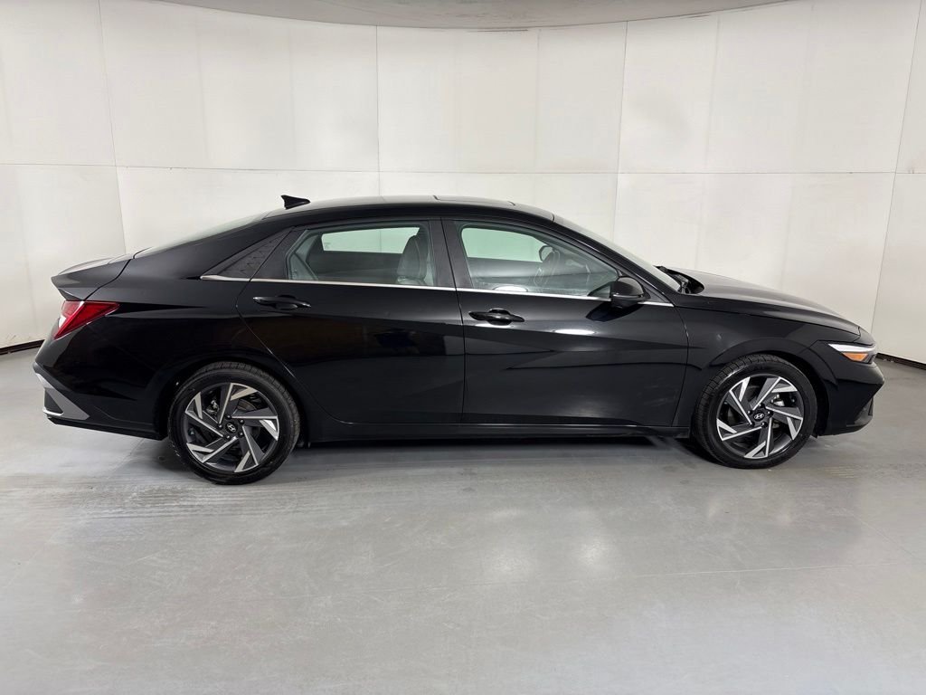 Used 2024 Black Hyundai Limited image 9