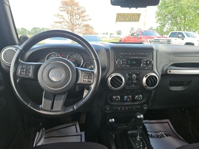 Used 2013 Black Jeep Unlimited Sahara image 15