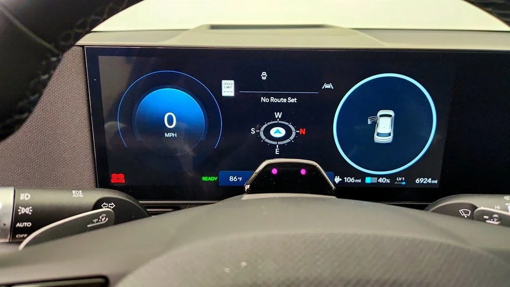 Used 2025 Digital Teal Hyundai Limited RWD image 15