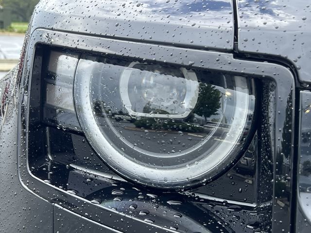 New 2026 Santorini Black Land Rover S image 12