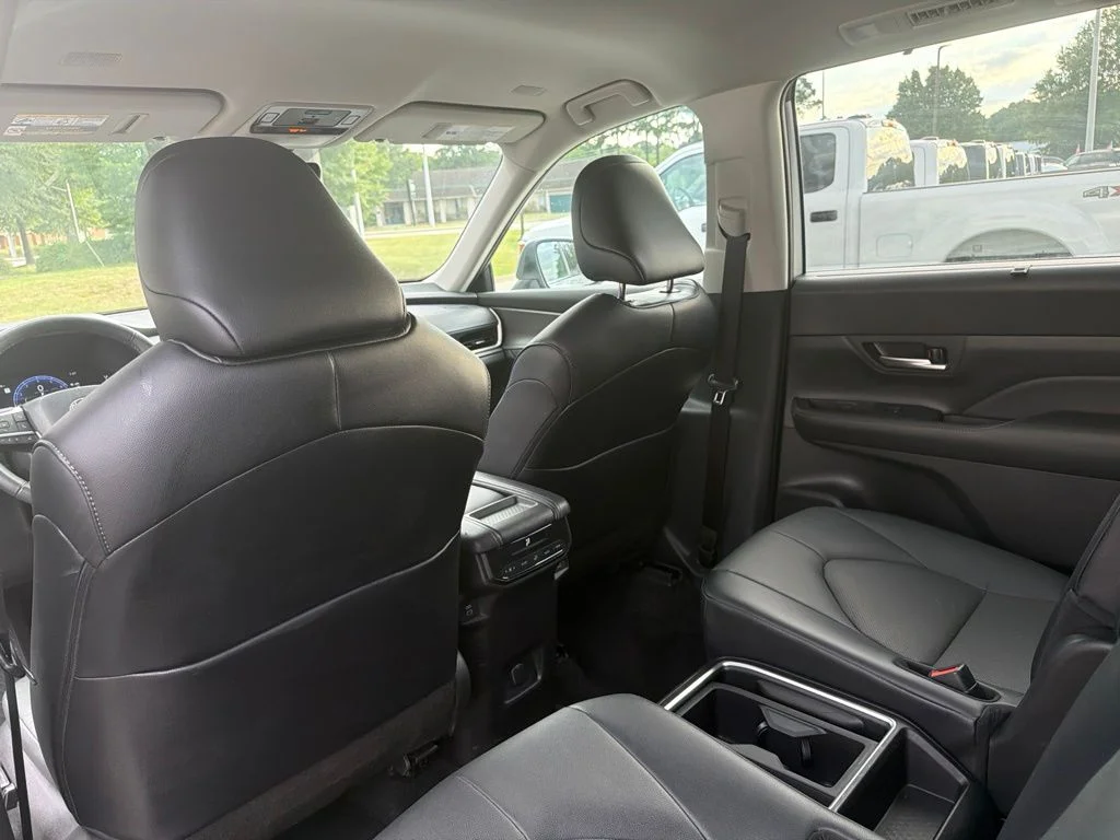 Used 2025 Silver Toyota XLE image 22