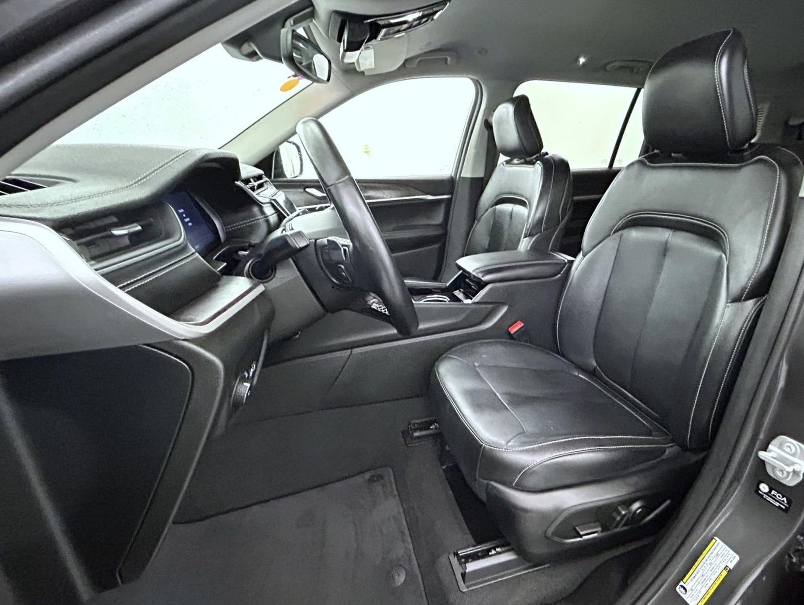 Used 2022 Gray Jeep Limited image 10
