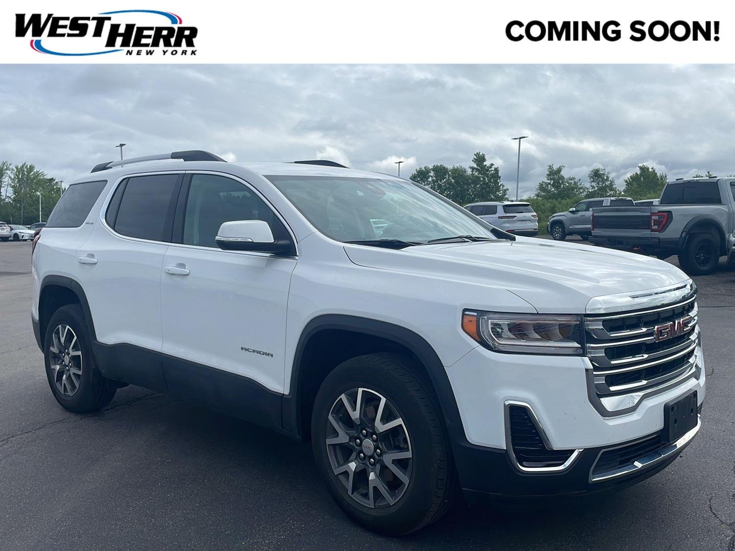 Used 2023 Summit White GMC SLE image 1
