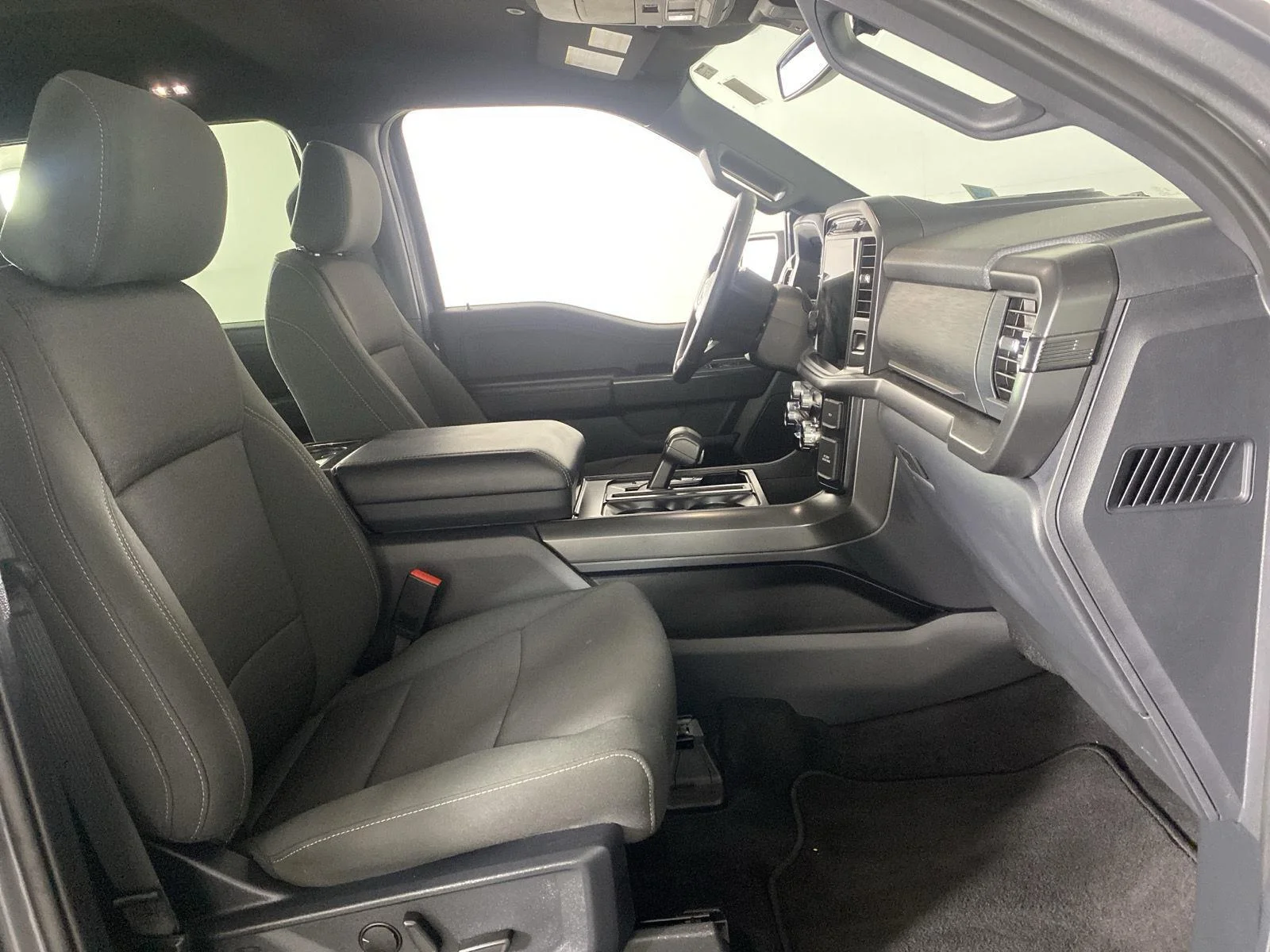 Used 2024 Carbonized Gray Ford XLT image 38