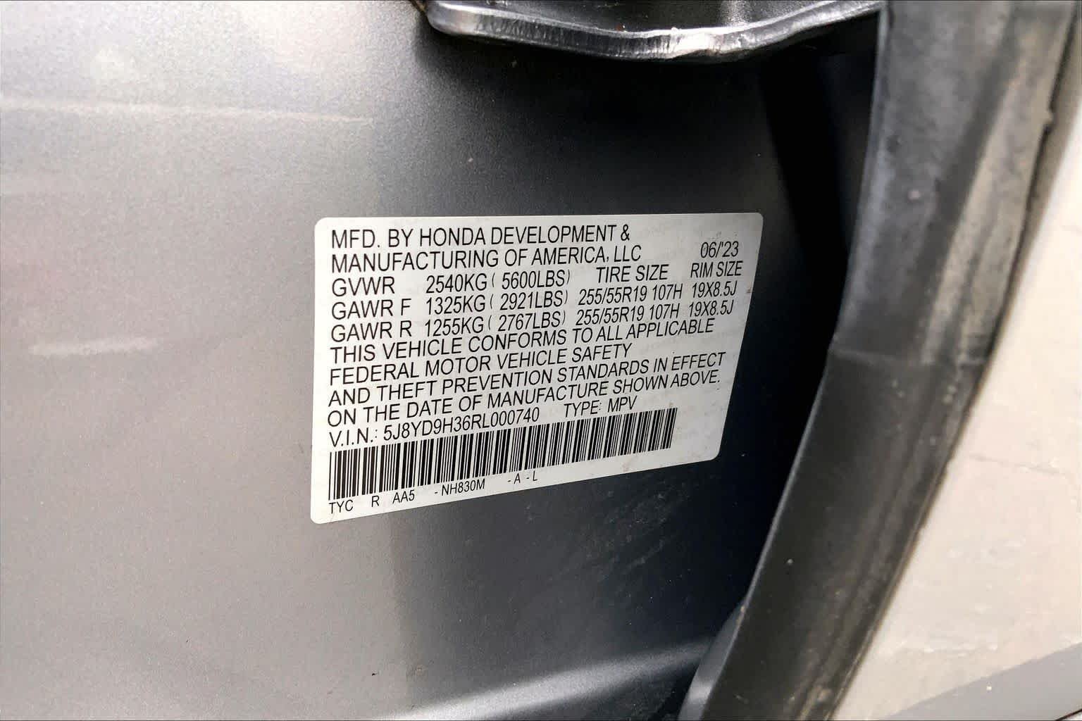 Certified Used 2024 Lunar Silver Metallic Acura MDX image 35